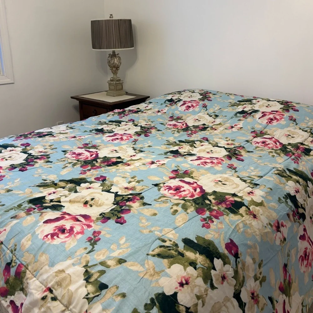 Vintage Comforter Elegant Floral Bedspread Cottage Vintage Quilt Pink Cream Rose